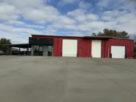 Office with Warehouse and Yard