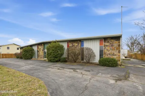Well-Maintained Commercial Building in Joplin