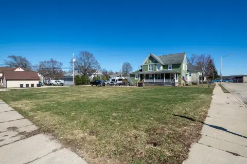 Commercial Corner Lot in Silver Lake