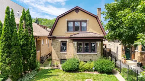 Brick Triplex With Garden Unit