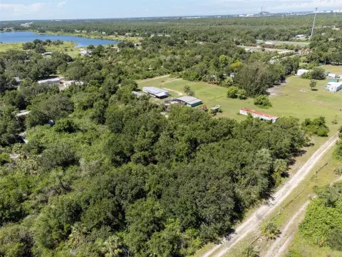 Land in Gibsonton, Florida