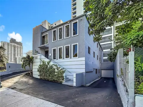 Three-Story Building Near Brickell