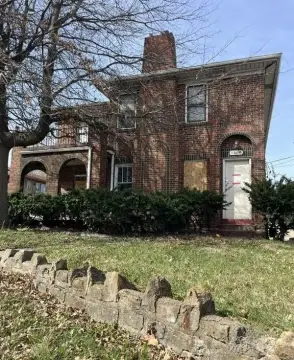 Brick Four-Unit Multifamily Building