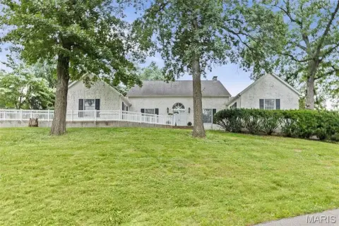 Belleville Mixed-Use Property with Charm