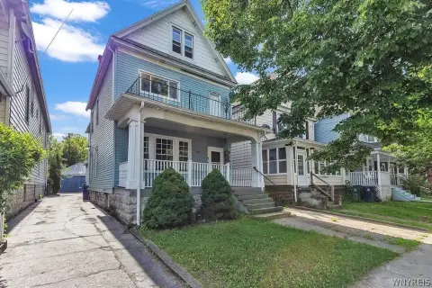 Spacious Duplex with Garage Parking