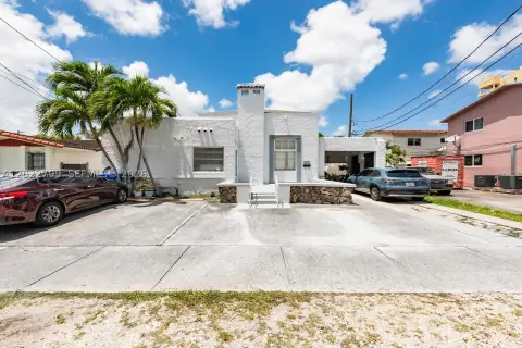 Residential Income Duplex with Redevelopment
