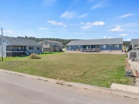 Residential Lot in Palisades Subdivision