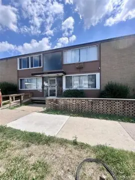 8-Unit Multifamily Building