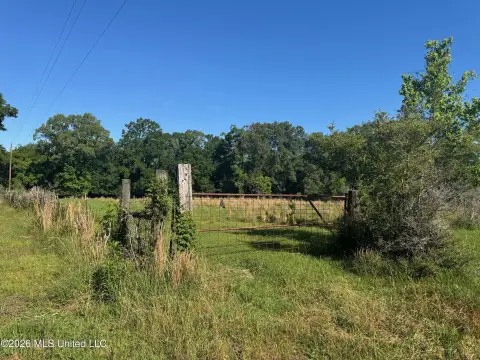 41.89 Acres Ready for Ranching