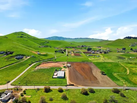 Exeter Foothills 5-Acre Property