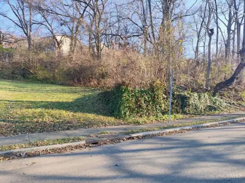 Residential Lot in Clifton Heights