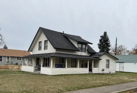 Spokane Duplex with Detached Garage