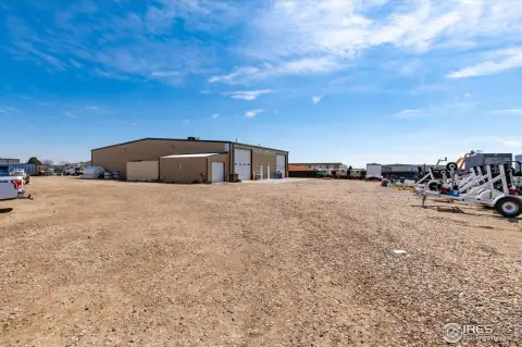 Standalone Flex Shop with Fenced Yard