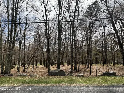 Land in Desirable Bushkill Community