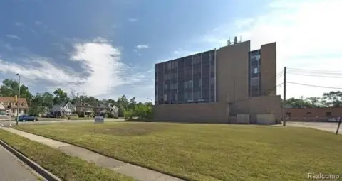 Commercial Land on Huron Road