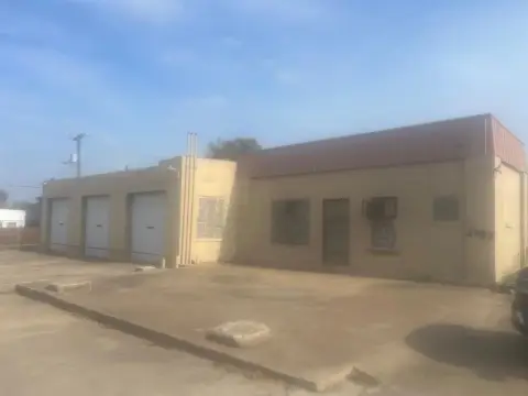 Fort Worth Warehouse with Potential