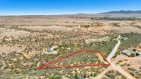 1.6 Acre Parcel in Dewey-Humboldt