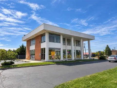 Second-Floor Office Unit