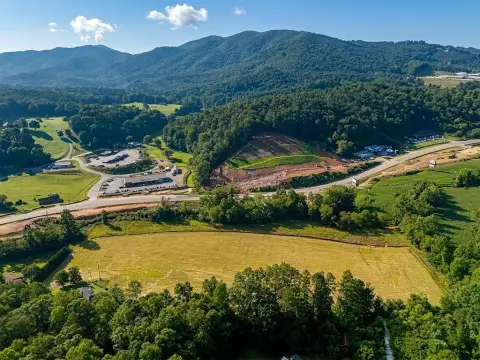 Unrestricted Commercial Land Tract