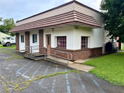 Office Building with Garage