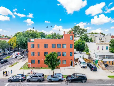Newly Built Three-Unit Residence