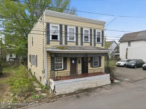 Colonial Multifamily Home in Wilkes Barre