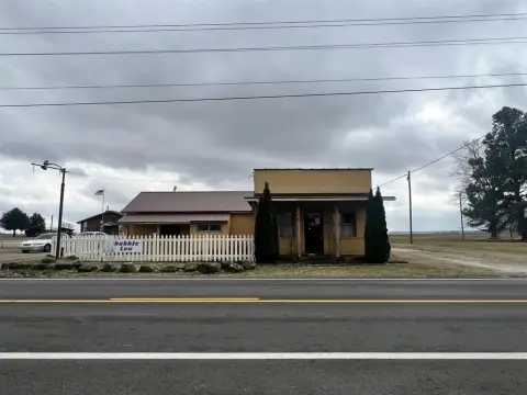 Highway-Adjacent Specialty Property