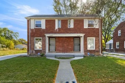 Updated Duplex with Fenced Yard