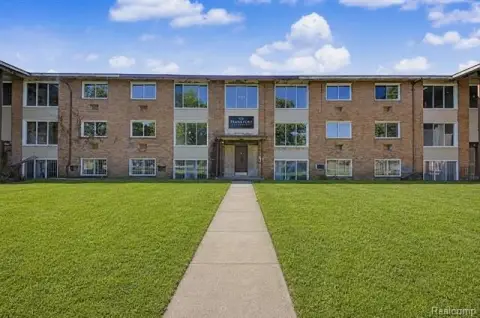 32-Unit Apartment Building