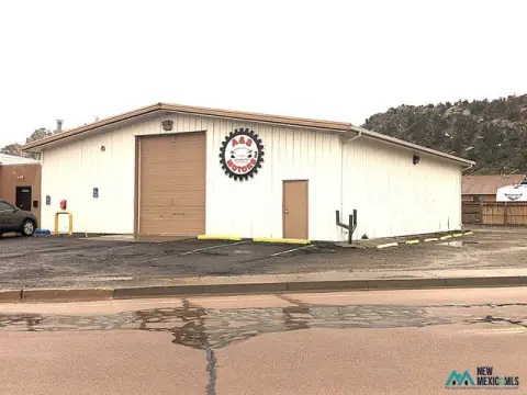 Flex Building with Open Work Area