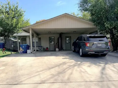 Duplex with Fenced Yard