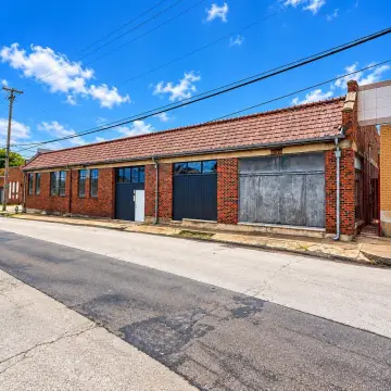 Brick Flex Space with Shop