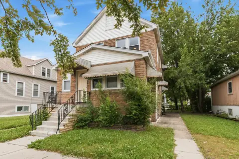 Triplex with Garage