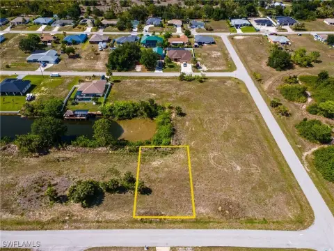 Waterfront Lot in Cape Coral