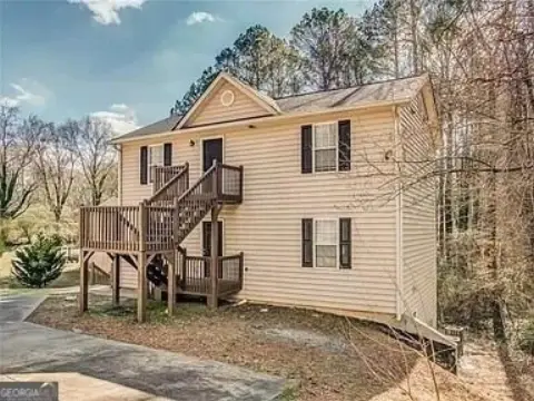 2004 Three-Unit Income Property