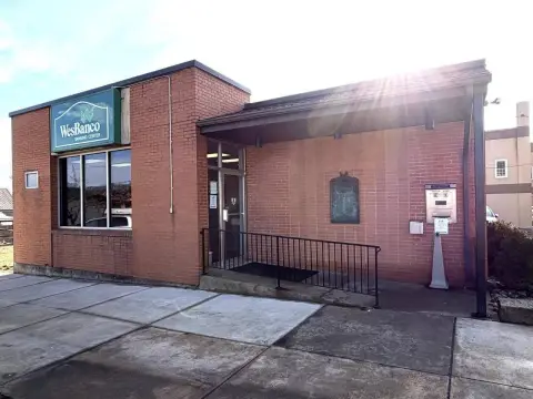 Freeport Commercial Building on Corner Lot