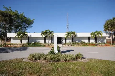 Free-Standing Flex Building