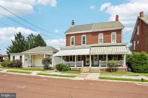 Duplex With Separate Cottage