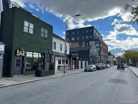 Street-Level Professional Office Space