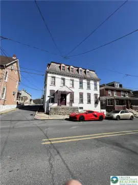 Mixed-Use Property in Catasauqua Boro