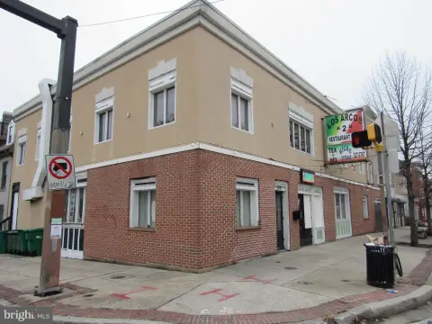 Multi-Storefront Restaurant and Bar