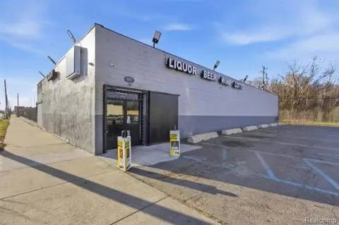 Turnkey Liquor Store and Hot Food