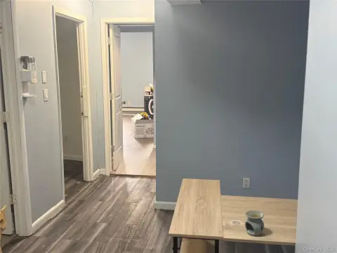 Corona, NY - Office Rental