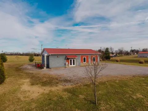 Commercial Property with Kitchen