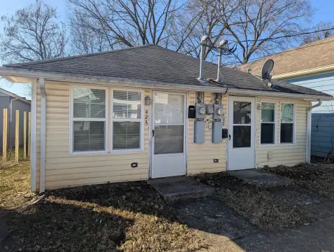 Lexington Duplex with Income Potential