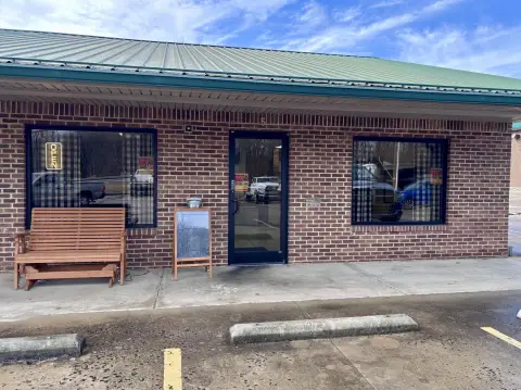 Eubank Commercial Suites For Rent