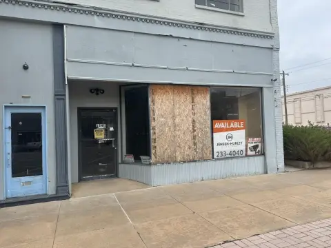 Charming Adaptable Commercial Space in Enid