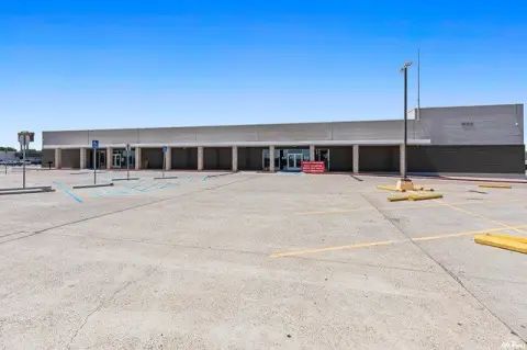Single-Tenant Retail Building