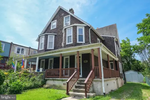 Triplex with In-Unit Laundry