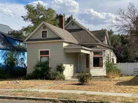 Bungalow Multifamily Redevelopment Opportunity